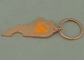 Keychains 亜鉛合金の栓抜きを広告する銅めっきのロゴのキー ホルダー