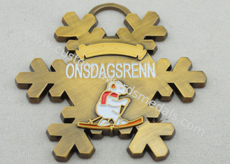 旧式な金、ニッケル、真鍮のめっきが付いている個人化された第 2 または 3D 記念品のバッジ/スキー バッジ
