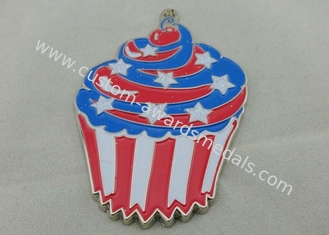 2.0mm の多彩なカップケーキのエナメル満ちているメダル、きらめきおよび金張り