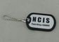 NCIS は押されたアルミニウム一致したシリコーン バンドによってドッグ タッグを個人化しました